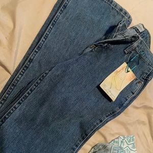 New wrangler cowgirl cut